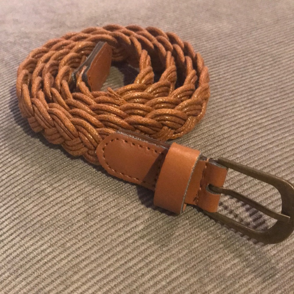 4 NEW WOT Belts sold as a package - Picture 3 of 7